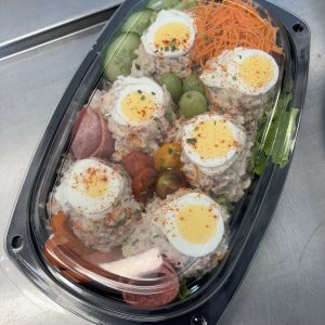 Huisgemaakte rundvleessalade